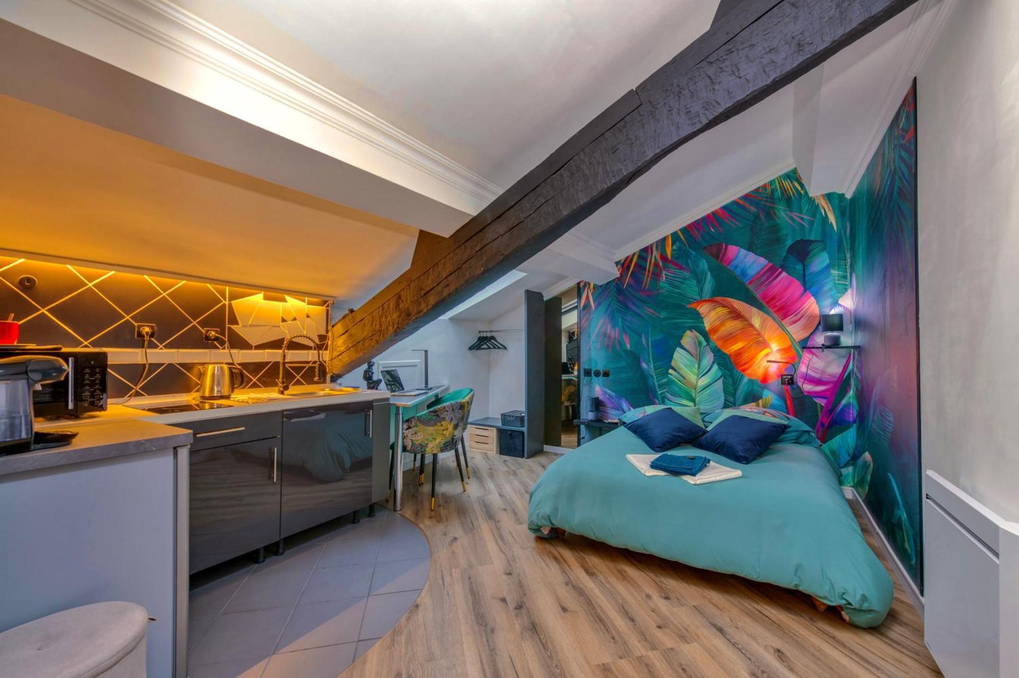 Appart'Hotel Chaleureux Au Coeur De Tullins - Le Roitelet Bagian luar foto