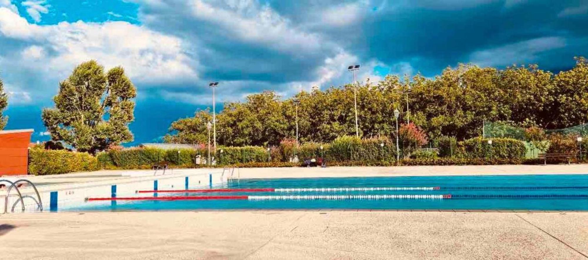 Appart'Hotel Chaleureux Au Coeur De Tullins - Le Roitelet Bagian luar foto