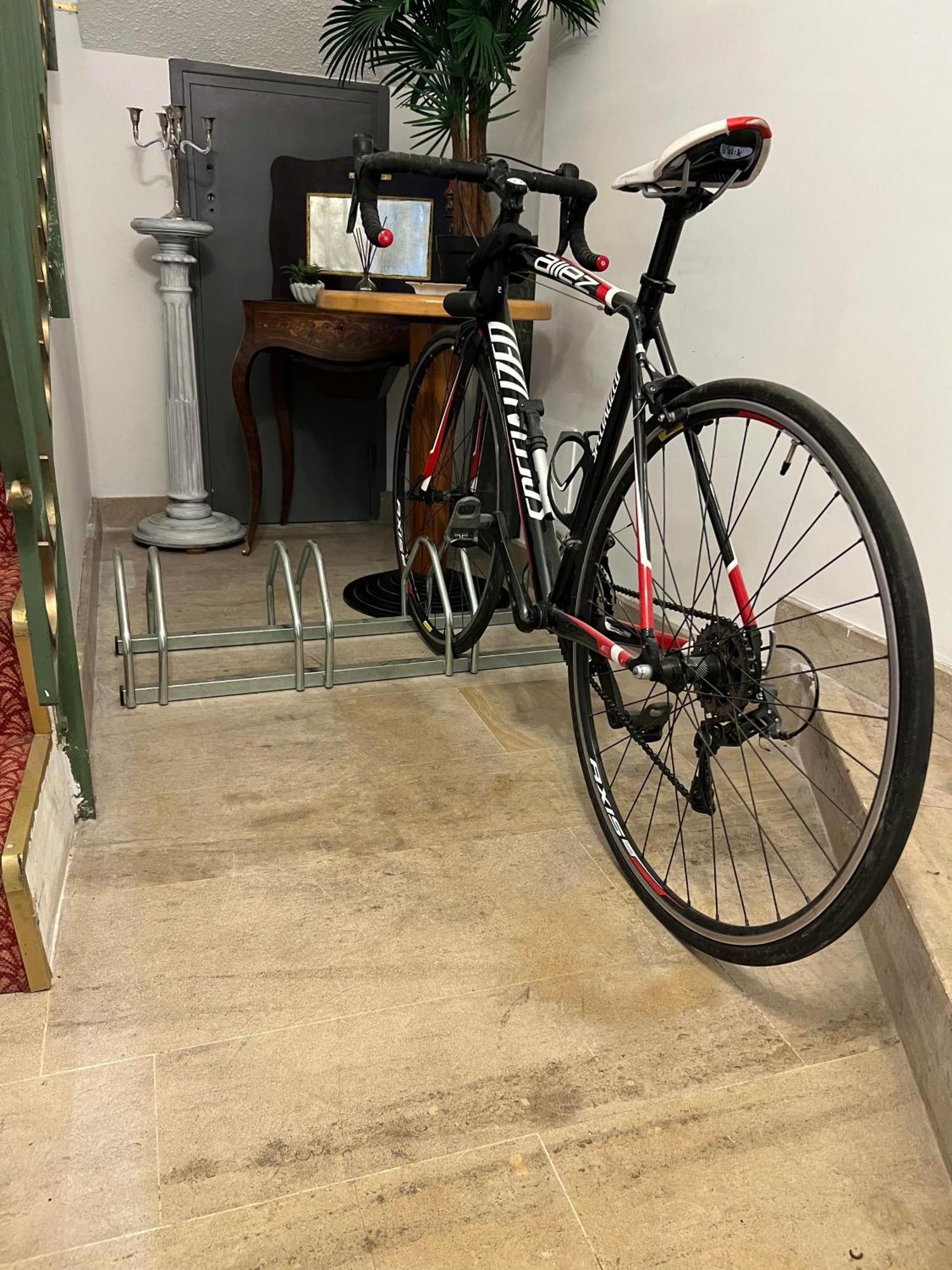 Appart'Hotel Chaleureux Au Coeur De Tullins - Le Roitelet Bagian luar foto